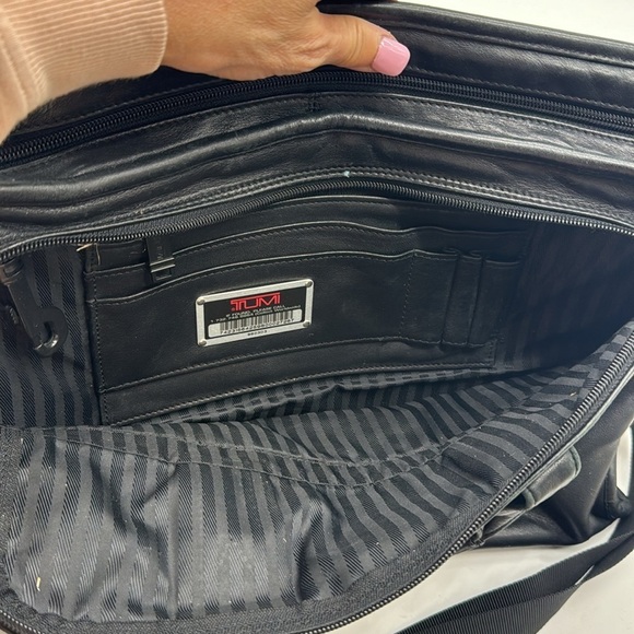 Tumi Black Super Soft Leather Briefcase BP6641B - Picture 7 of 16